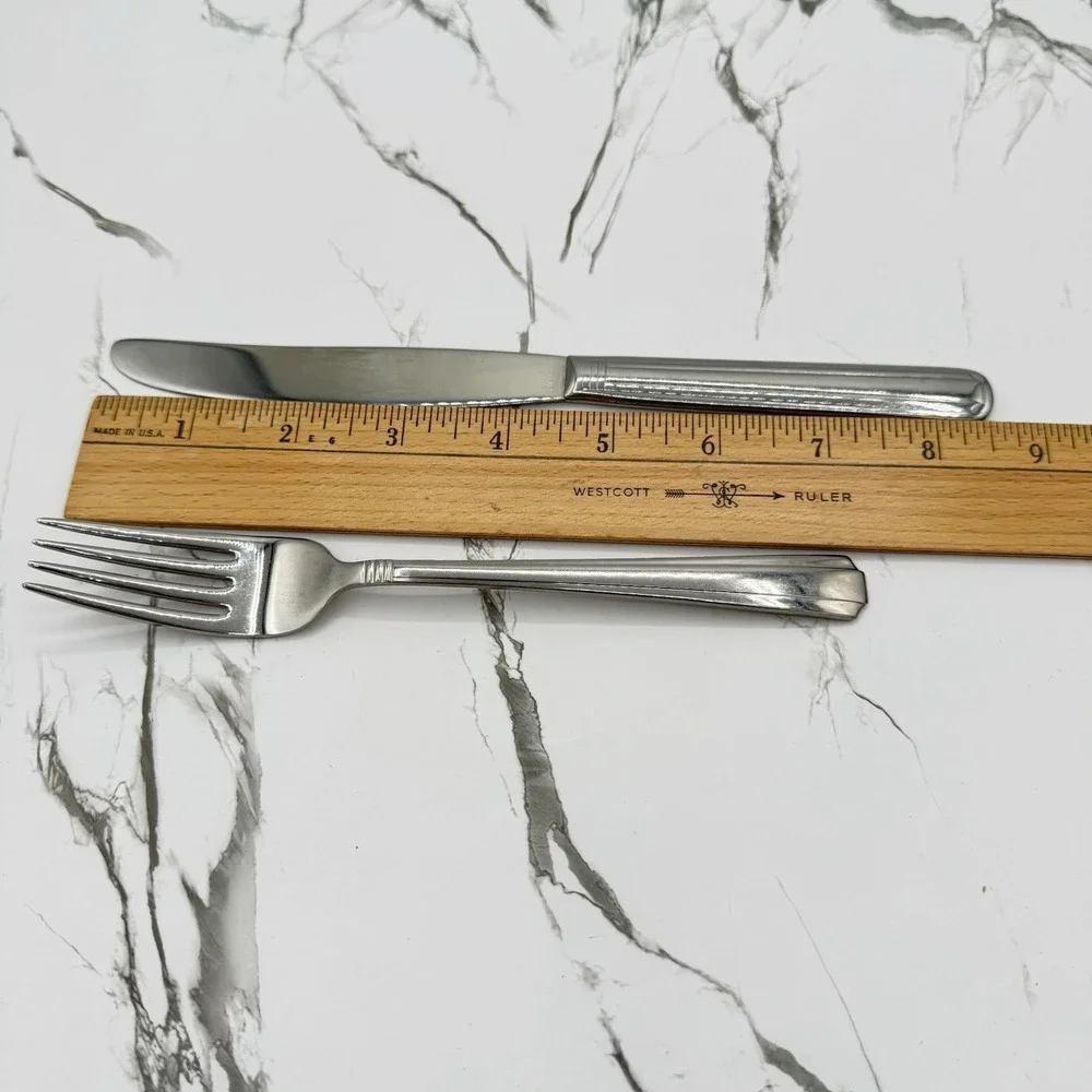 Vintage Wallace Bros‎ Stainless Flatware Set WAS32 USA 32pc w Serving Spoons